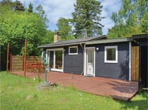 Two-Bedroom Holiday home with a Fireplace in Fårevejle